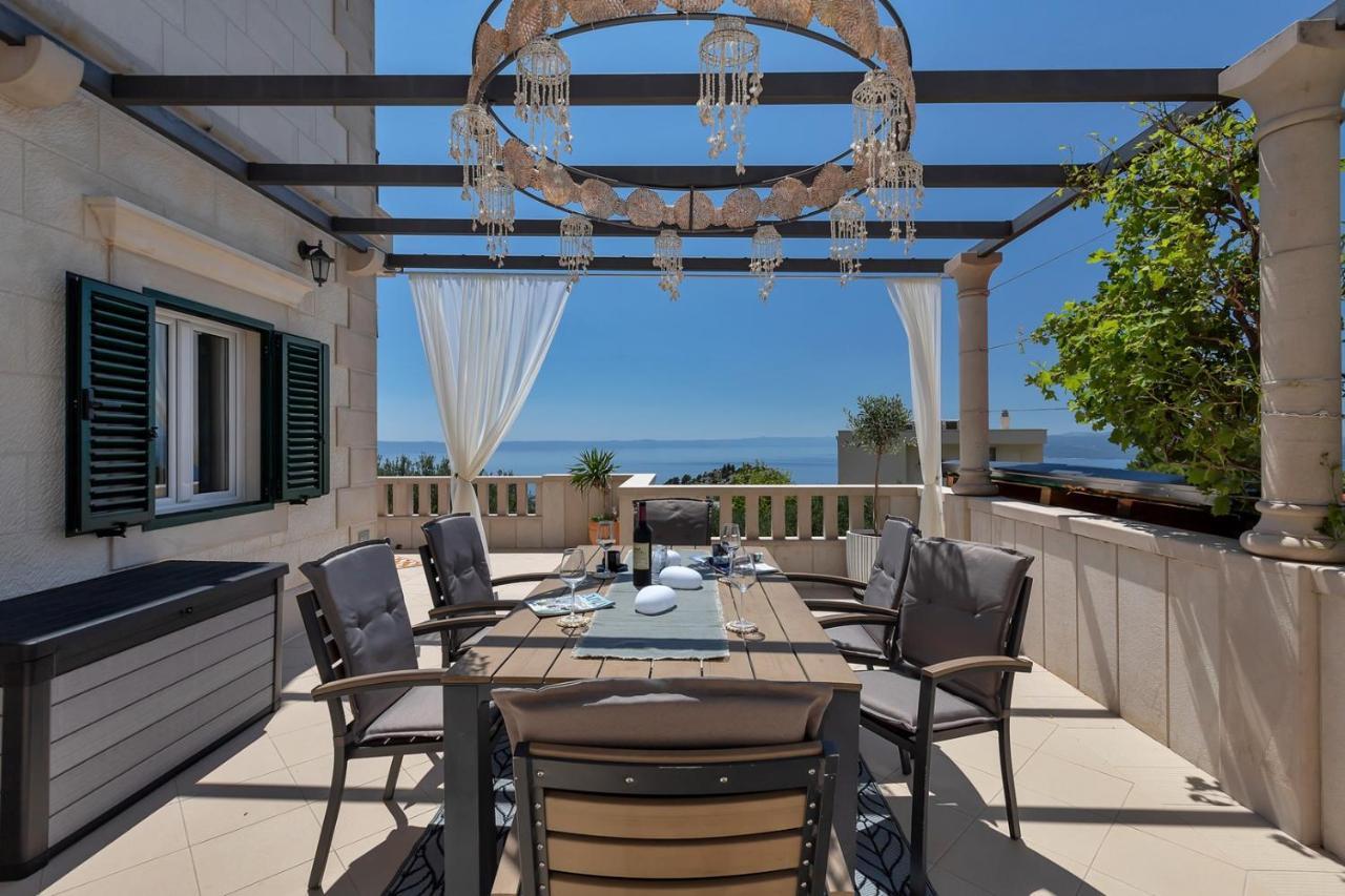 Spring In Makarska, Private Pool